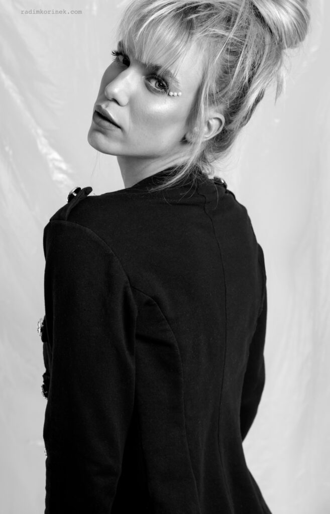 Iveta Maurerová - editorial