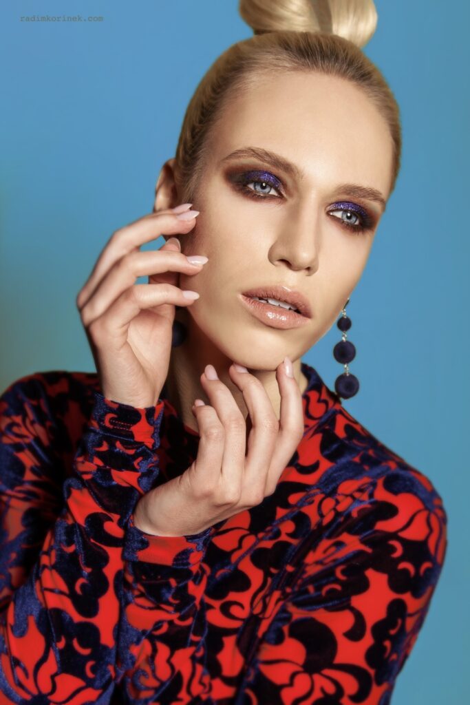 Iveta Maurerová - editorial